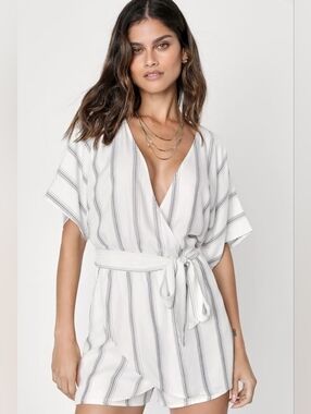 Lulus Women's Size Medium Blue & White Striped White V-Neck Wrap Romper | EUC